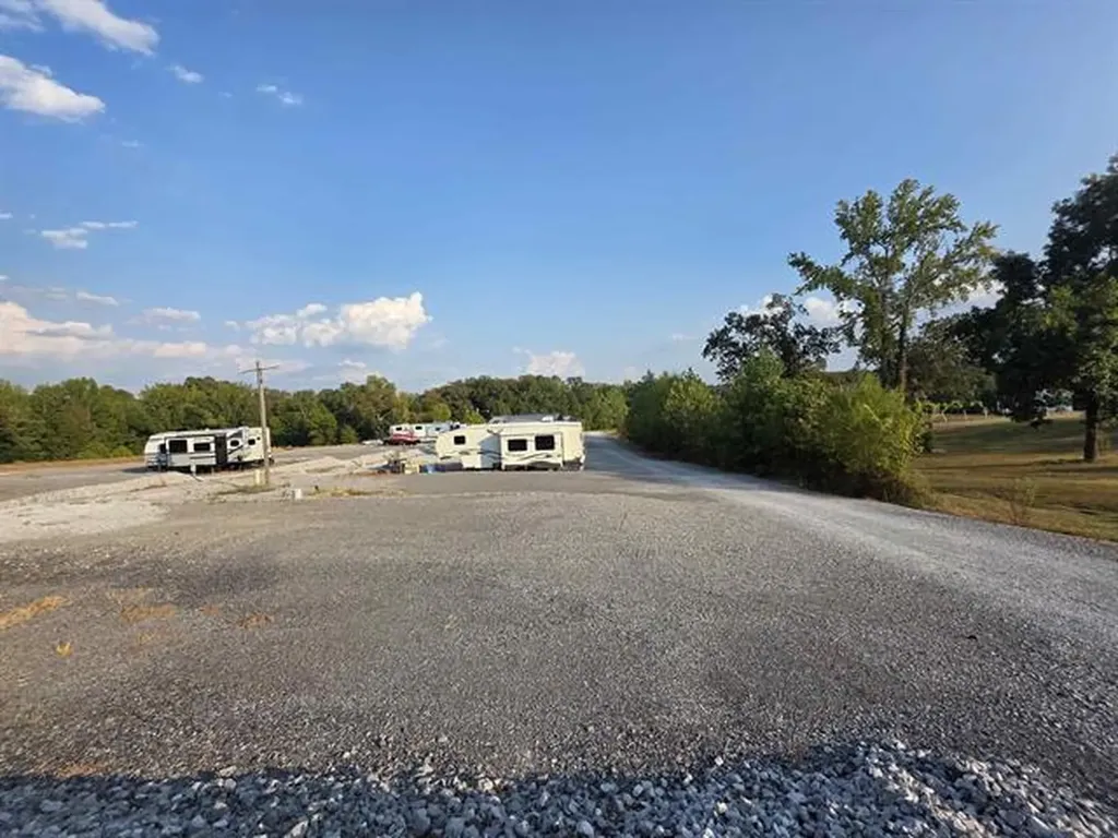 80 Oak Tree Lane Benton KY 42025