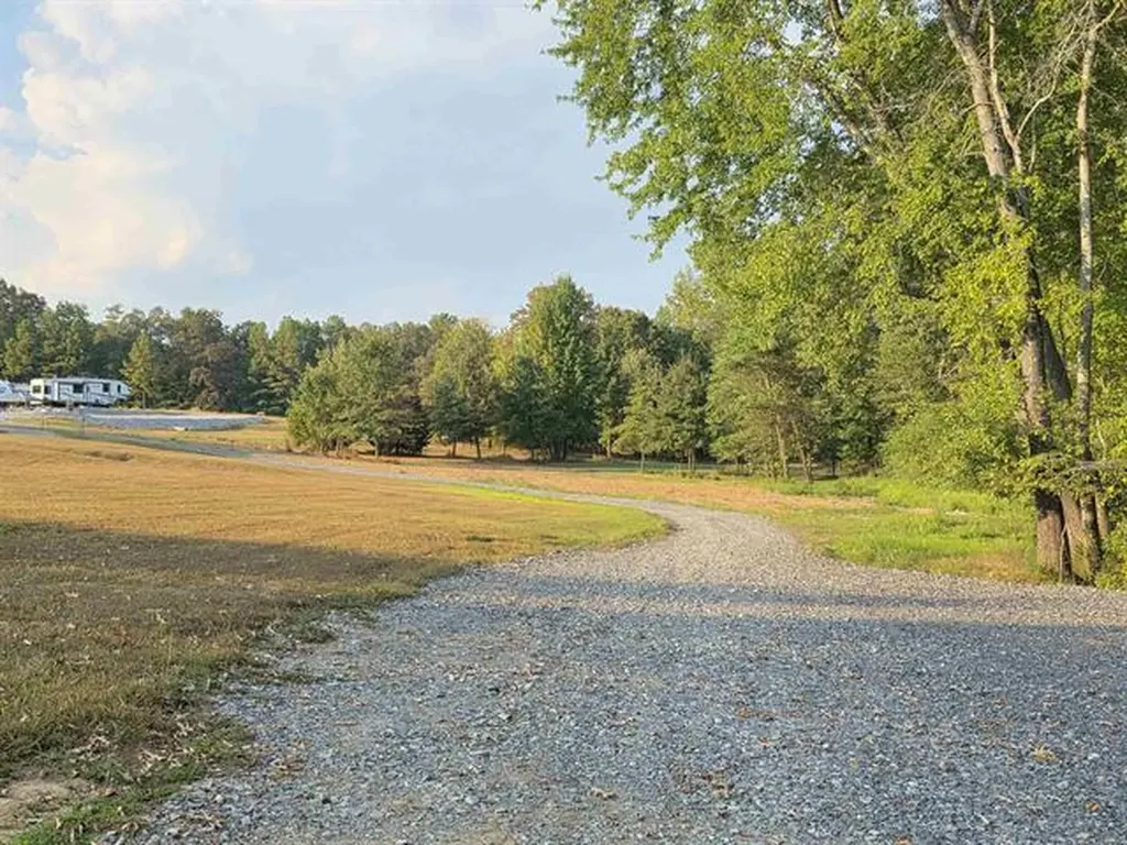 80 Oak Tree Lane Benton KY 42025