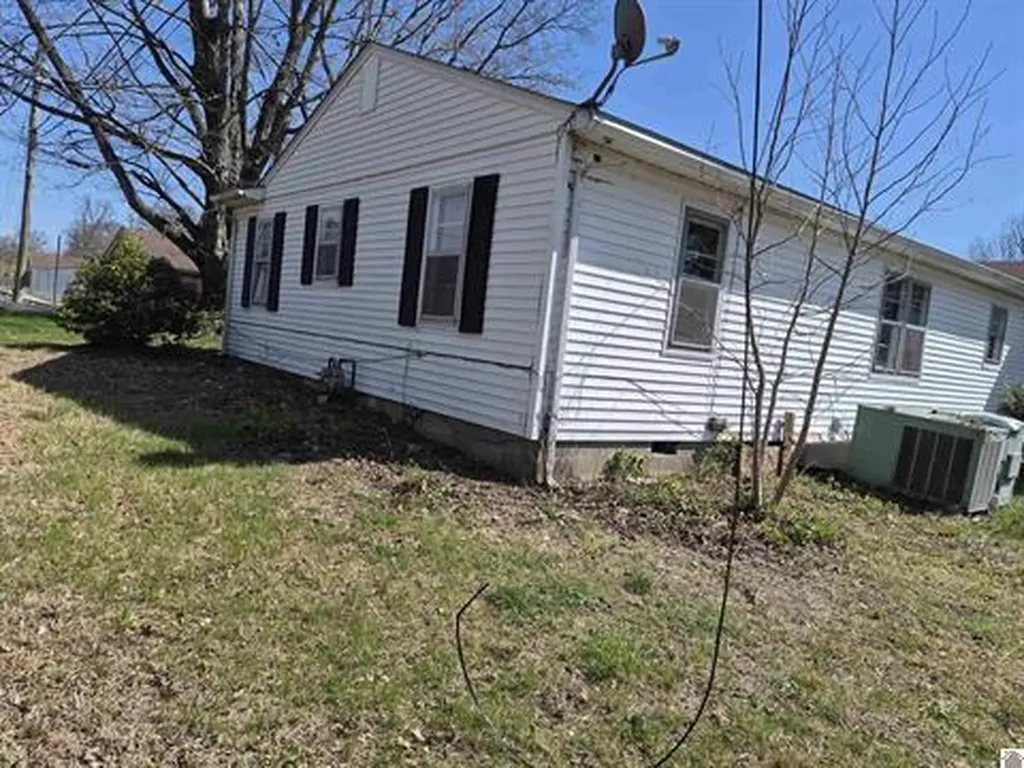 125 Barclay Street Clinton KY 42031
