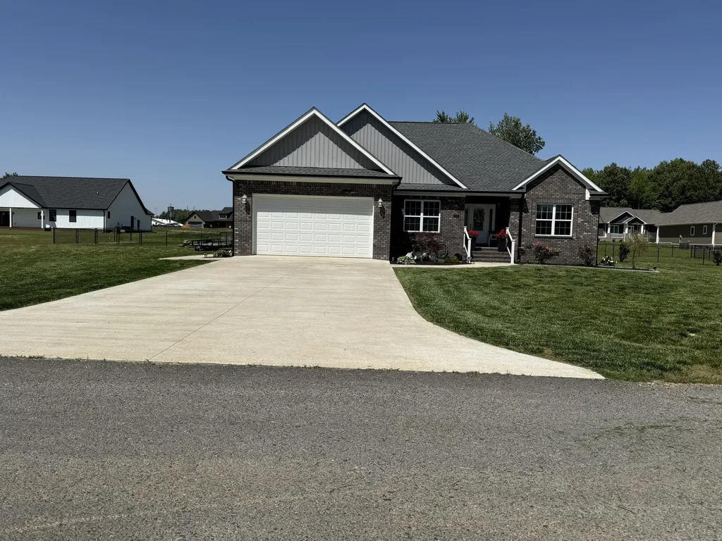 175 Ayly Estates Drive Mayfield KY 42066