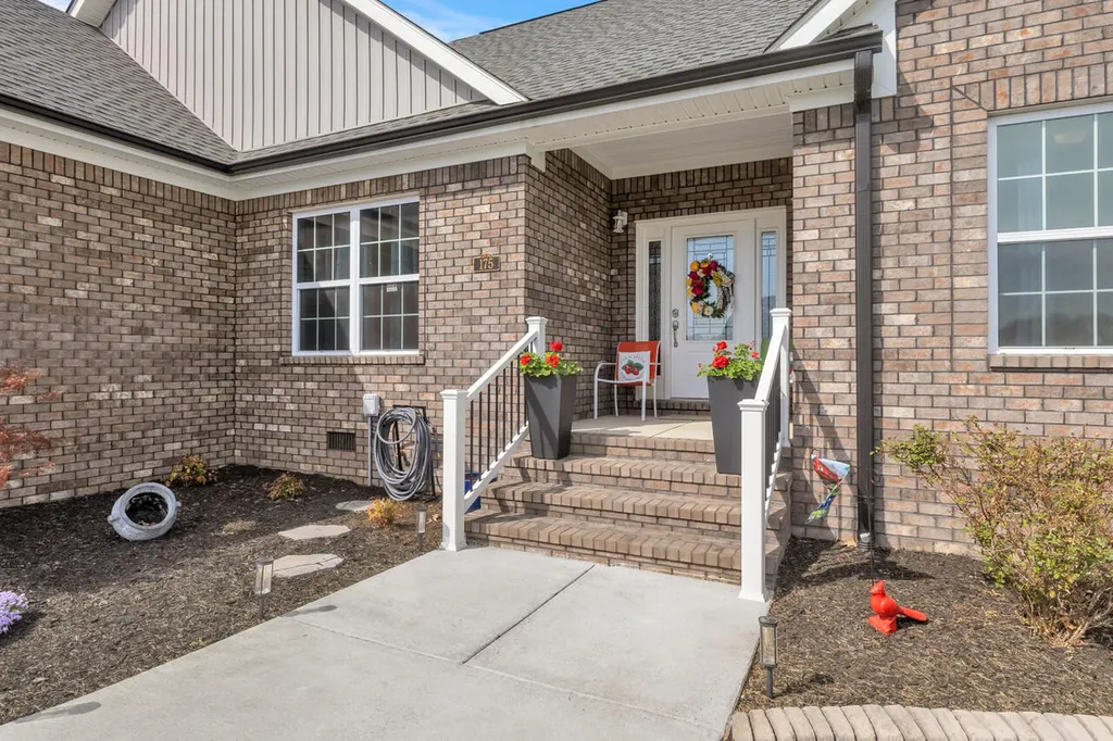 175 Ayly Estates Drive Mayfield KY 42066