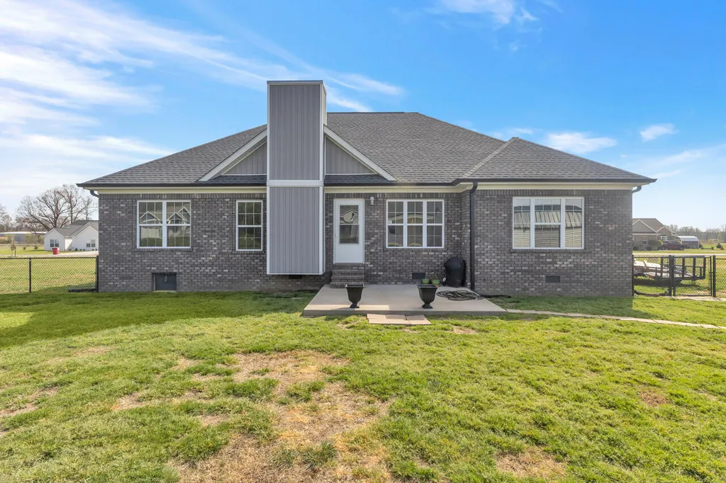 175 Ayly Estates Drive Mayfield KY 42066