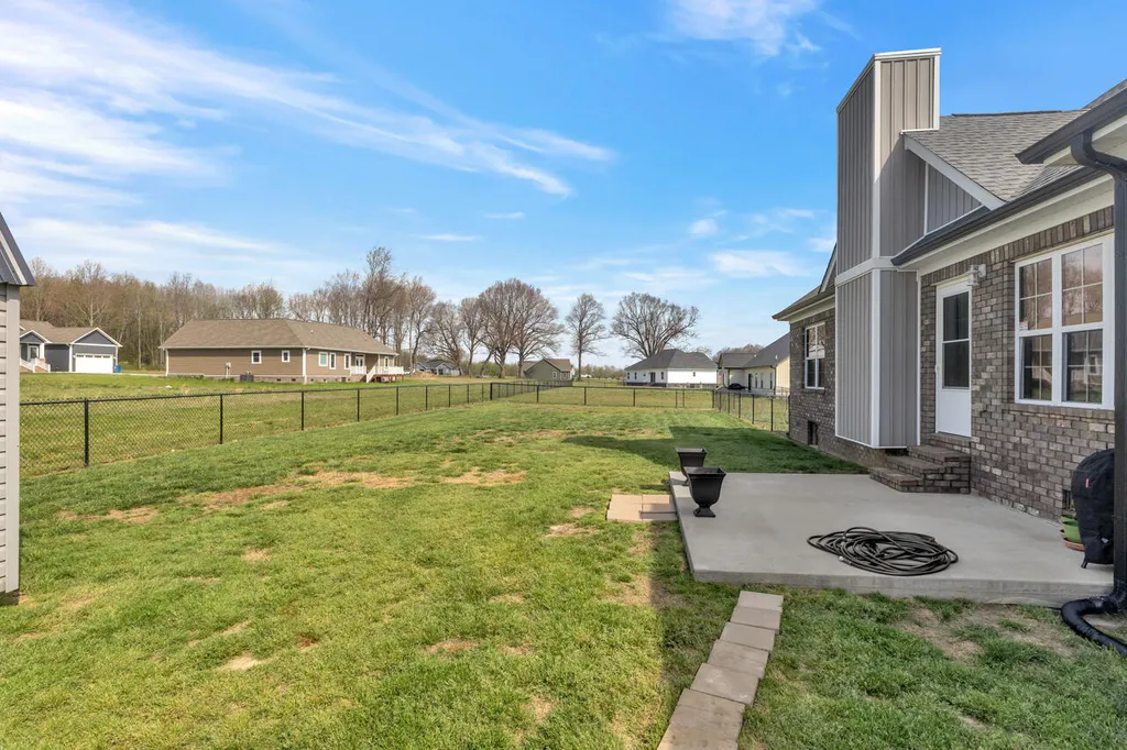 175 Ayly Estates Drive Mayfield KY 42066