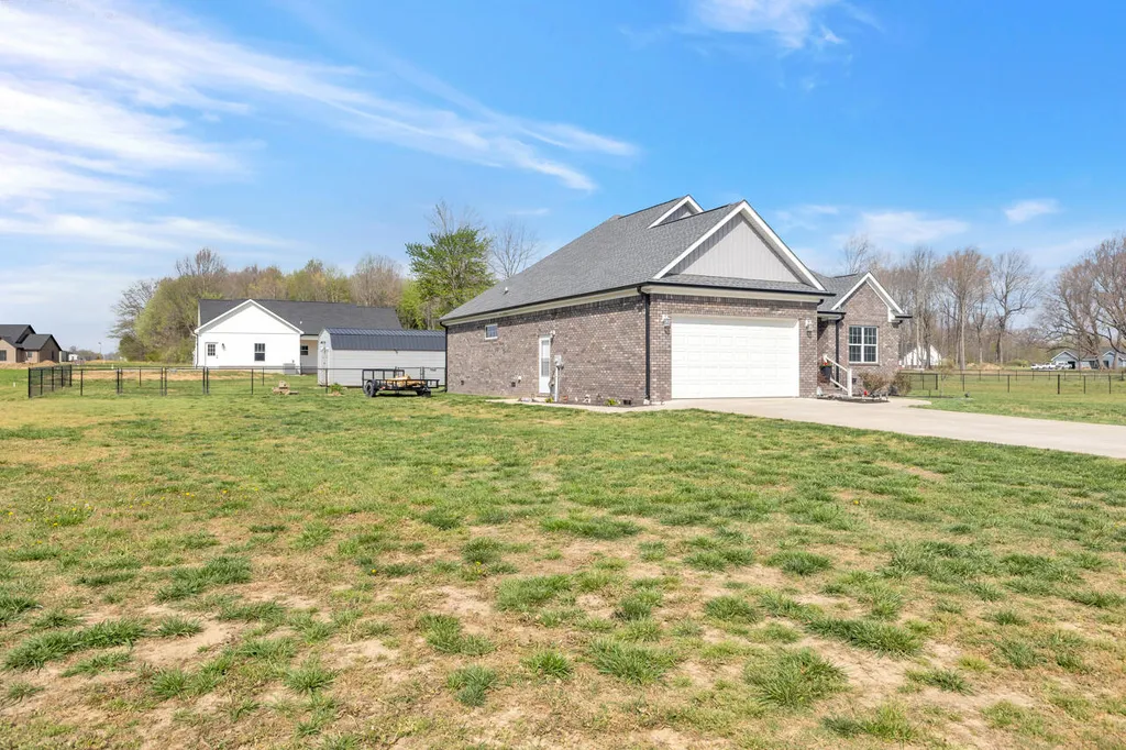 175 Ayly Estates Drive Mayfield KY 42066