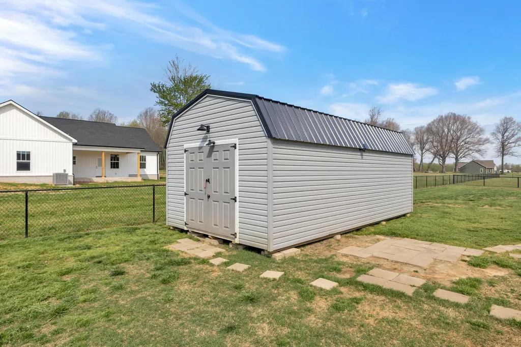 175 Ayly Estates Drive Mayfield KY 42066