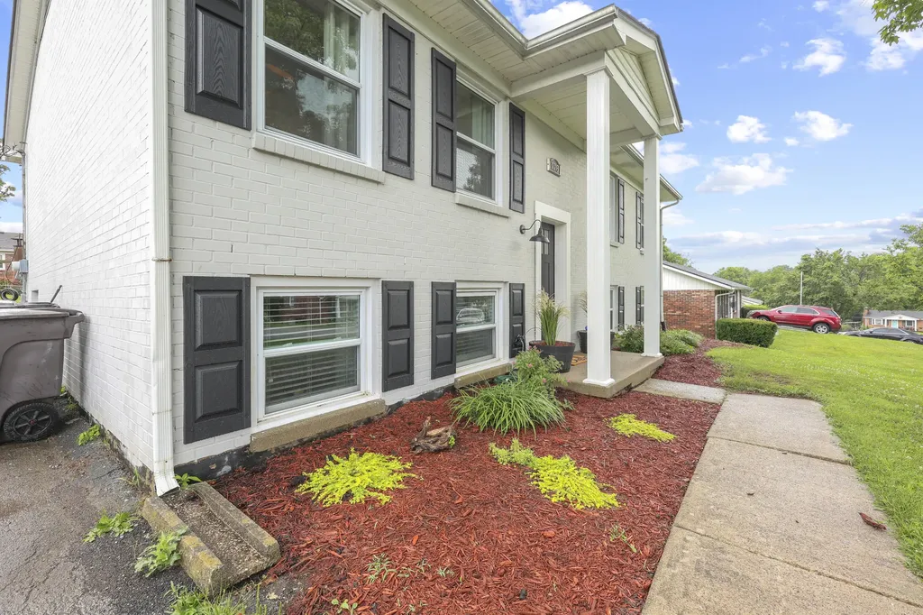 128 Cherokee Drive Winchester KY 40391