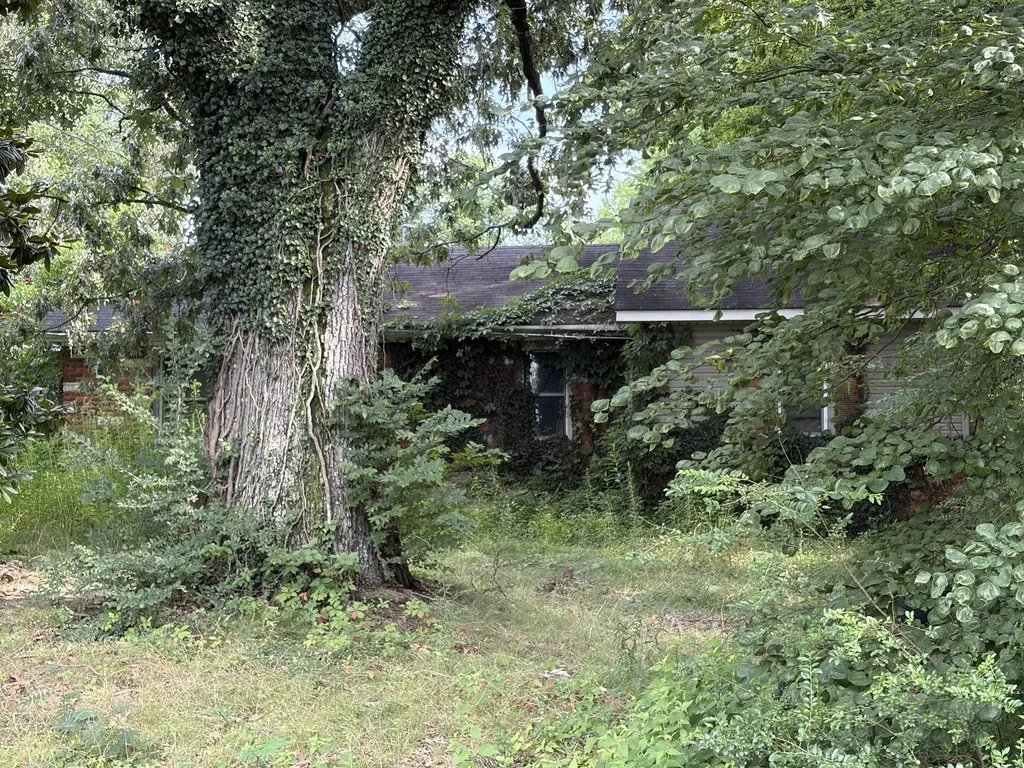 2720 Lovelaceville Florence Station Road Paducah KY 42003