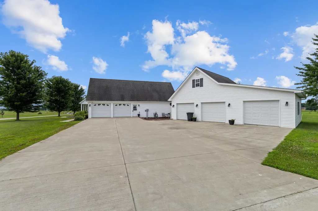 61 Rayburn Lane Tollesboro KY 41189