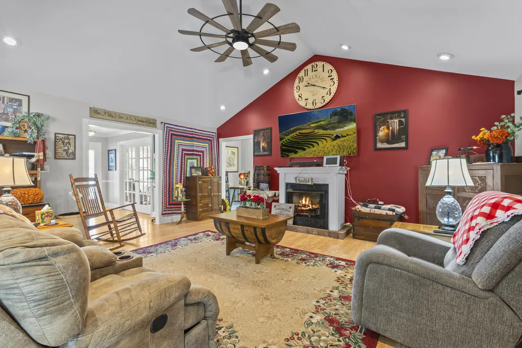 61 Rayburn Lane Tollesboro KY 41189