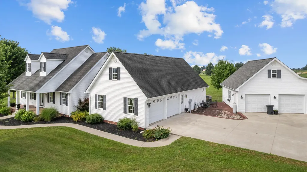 61 Rayburn Lane Tollesboro KY 41189
