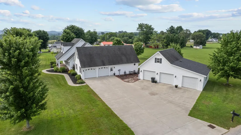 61 Rayburn Lane Tollesboro KY 41189