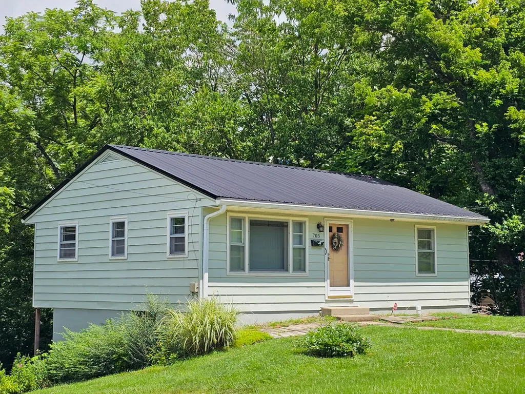 705 Beaumont Avenue Harrodsburg KY 40330