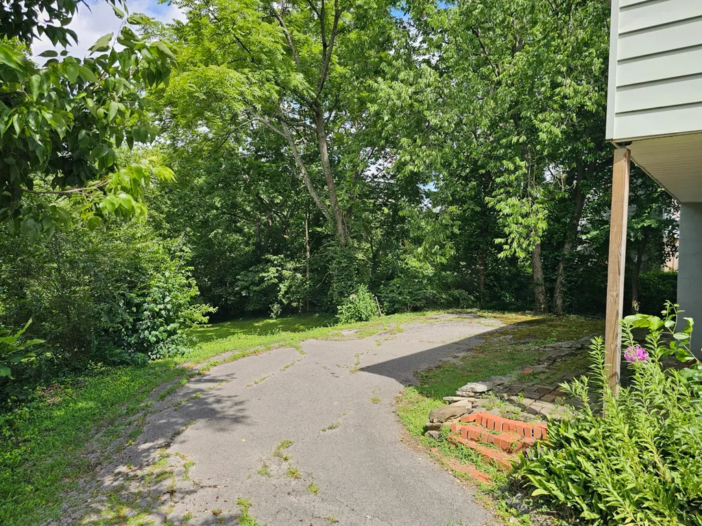705 Beaumont Avenue Harrodsburg KY 40330