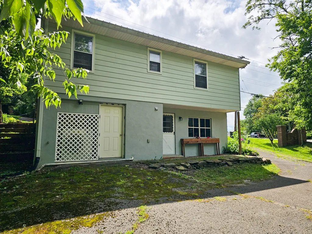 705 Beaumont Avenue Harrodsburg KY 40330