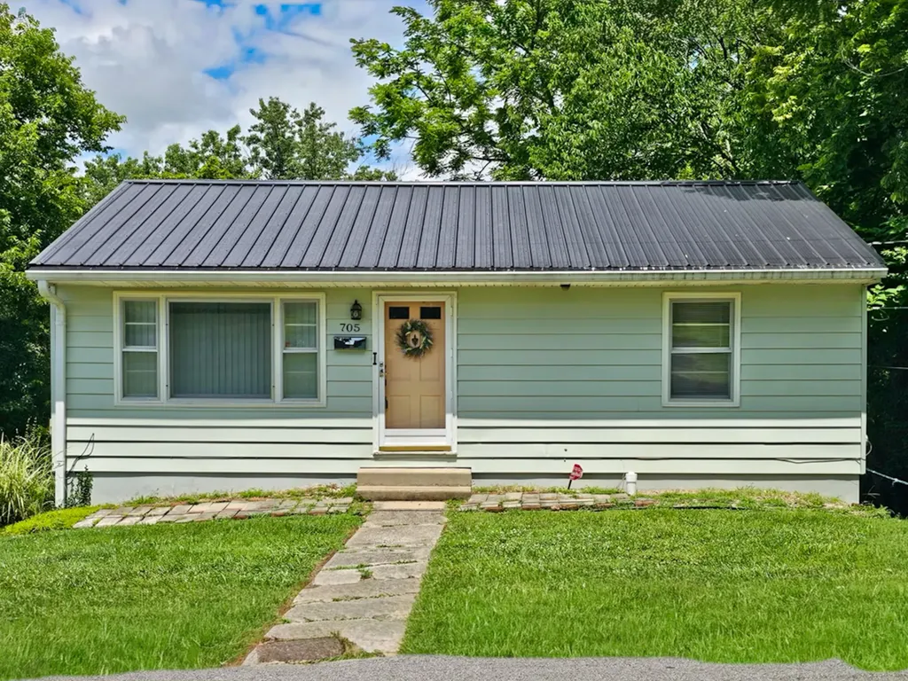 705 Beaumont Avenue Harrodsburg KY 40330