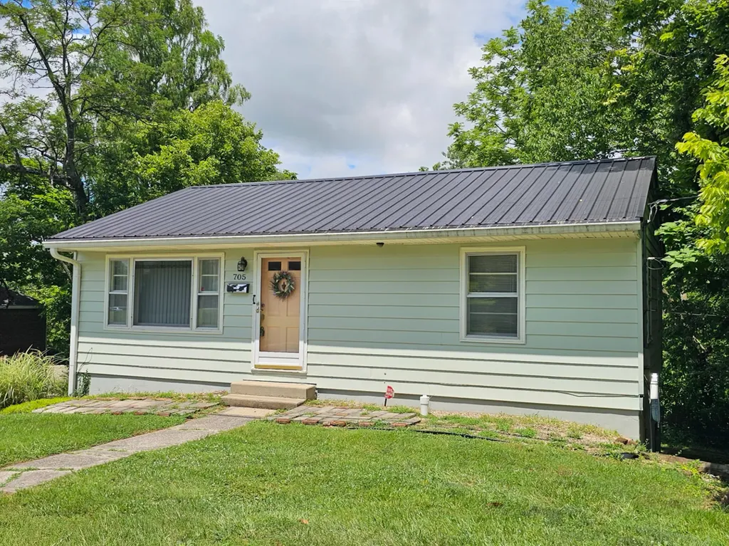 705 Beaumont Avenue Harrodsburg KY 40330