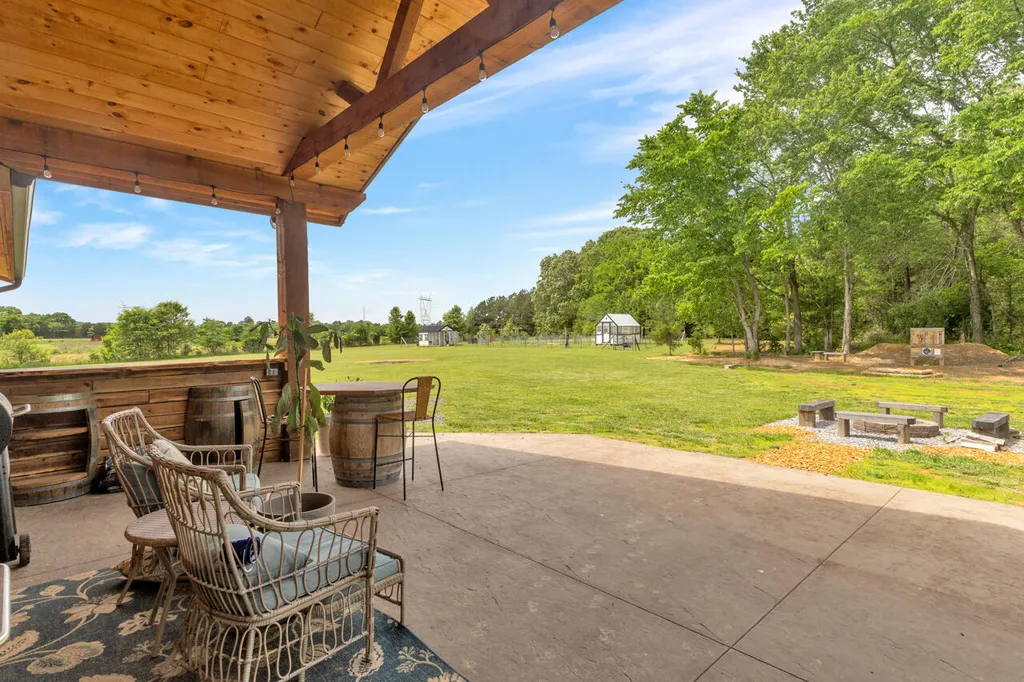 227 Whitetail Lane Hazel KY 42049