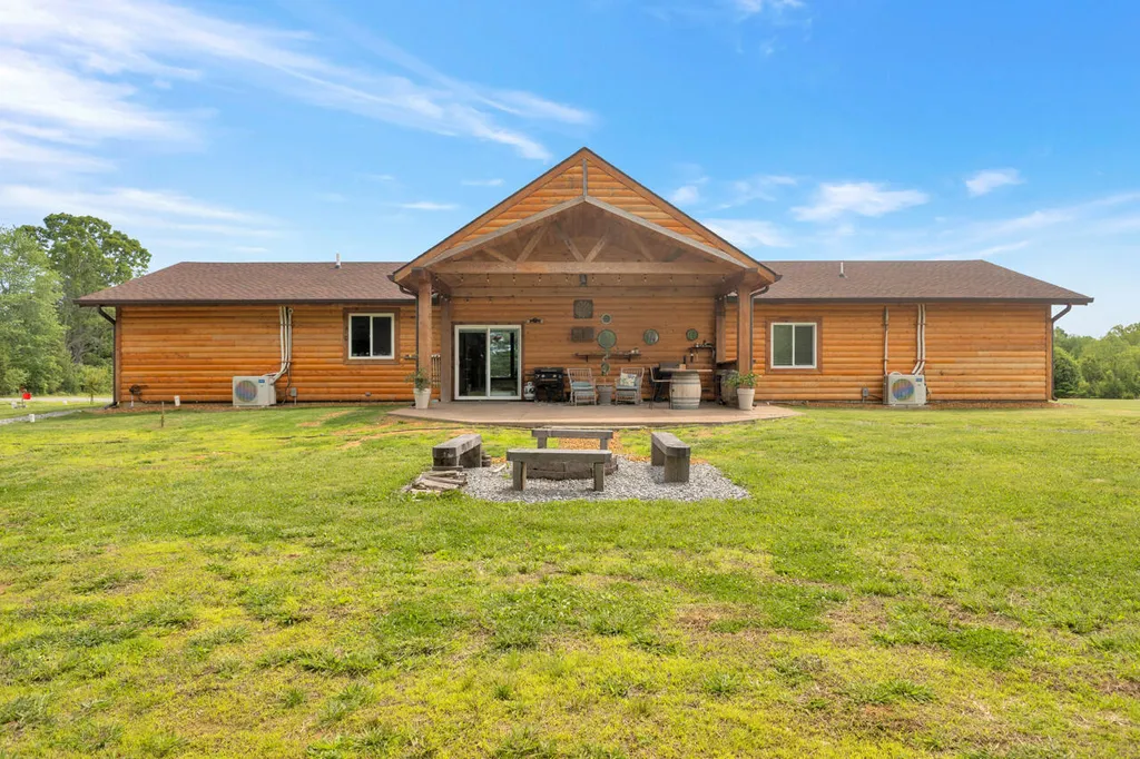 227 Whitetail Lane Hazel KY 42049