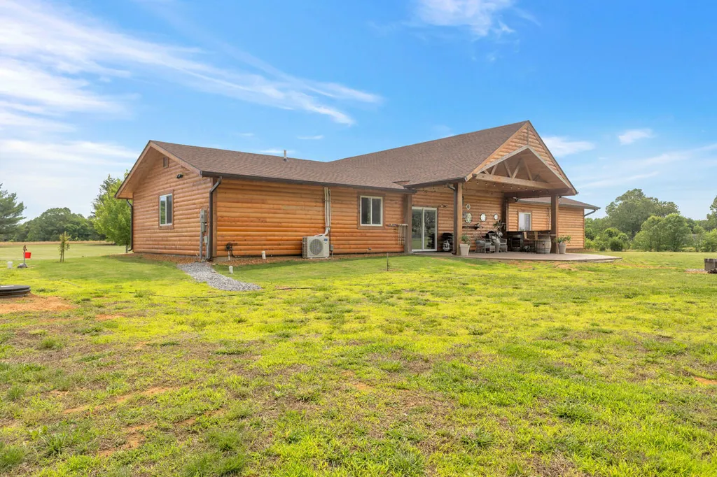 227 Whitetail Lane Hazel KY 42049
