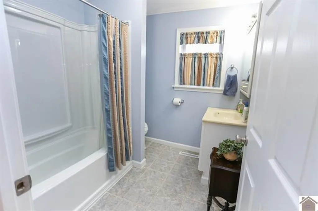 2488 Cypress Trail New Concord KY 42076