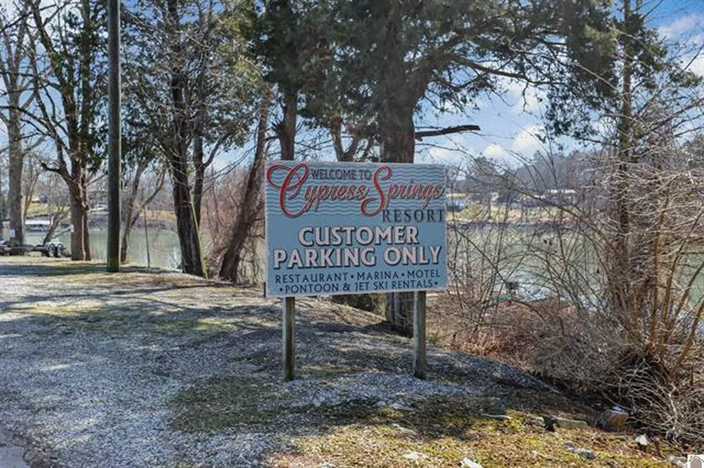 2488 Cypress Trail New Concord KY 42076