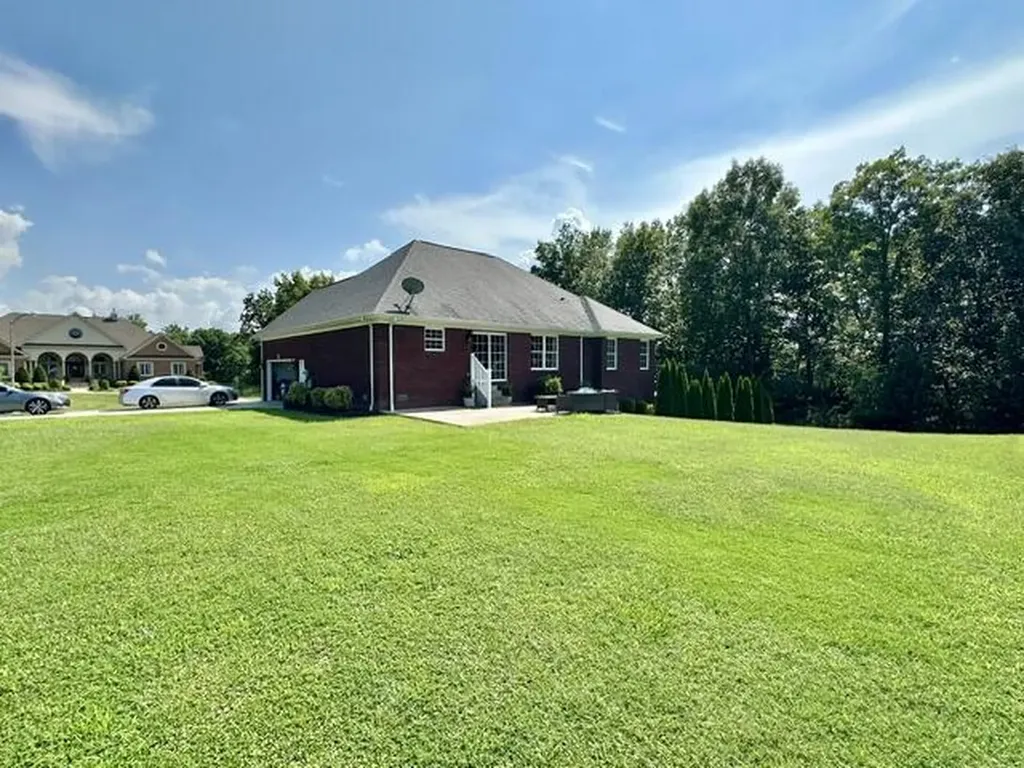164 Masters Circle Benton KY 42025