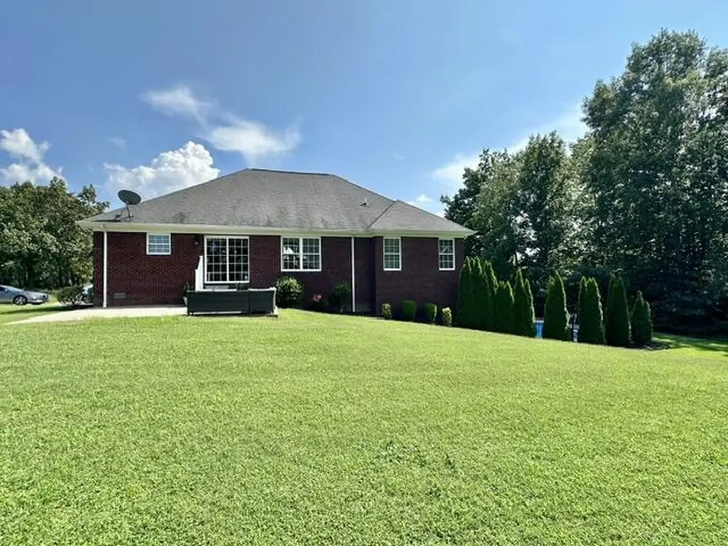 164 Masters Circle Benton KY 42025