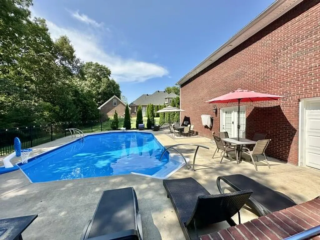 164 Masters Circle Benton KY 42025
