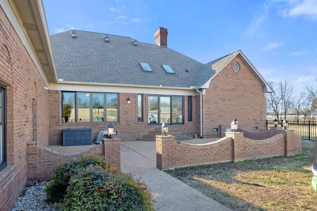 864 Pleasant Grove Road Hazel KY 42049