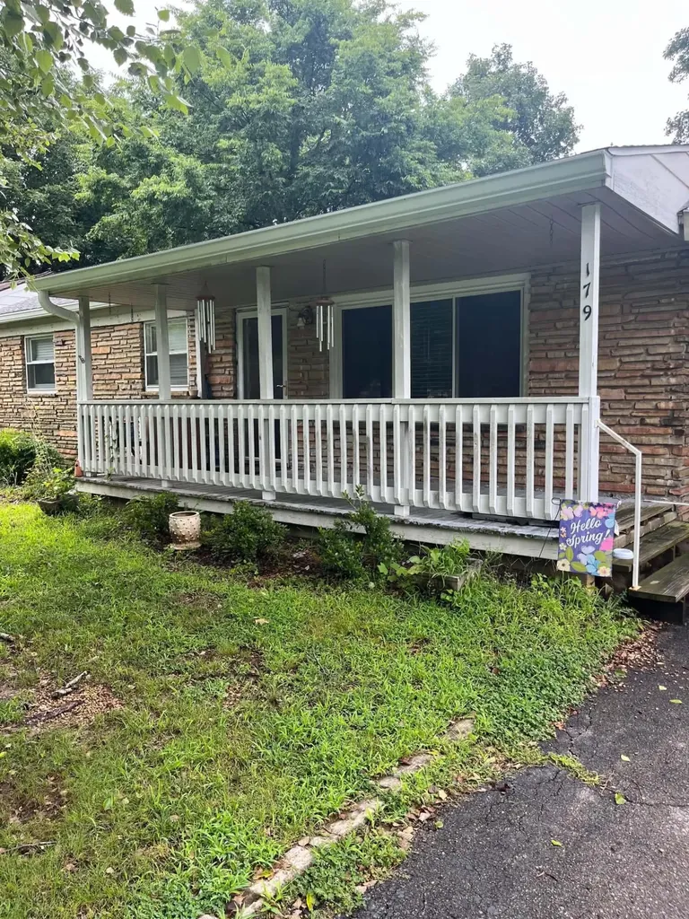 179 Iroquois Drive Paducah KY 42001