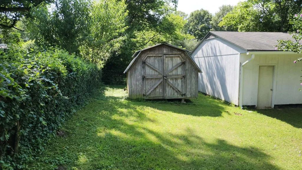 179 Iroquois Drive Paducah KY 42001