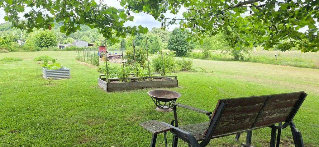 222 Kentucky Avenue Junction City KY 40440