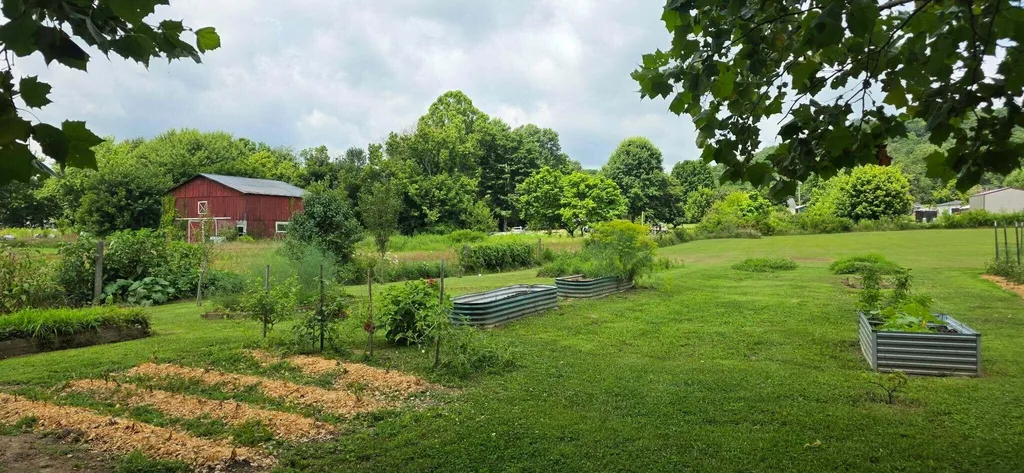 222 Kentucky Avenue Junction City KY 40440