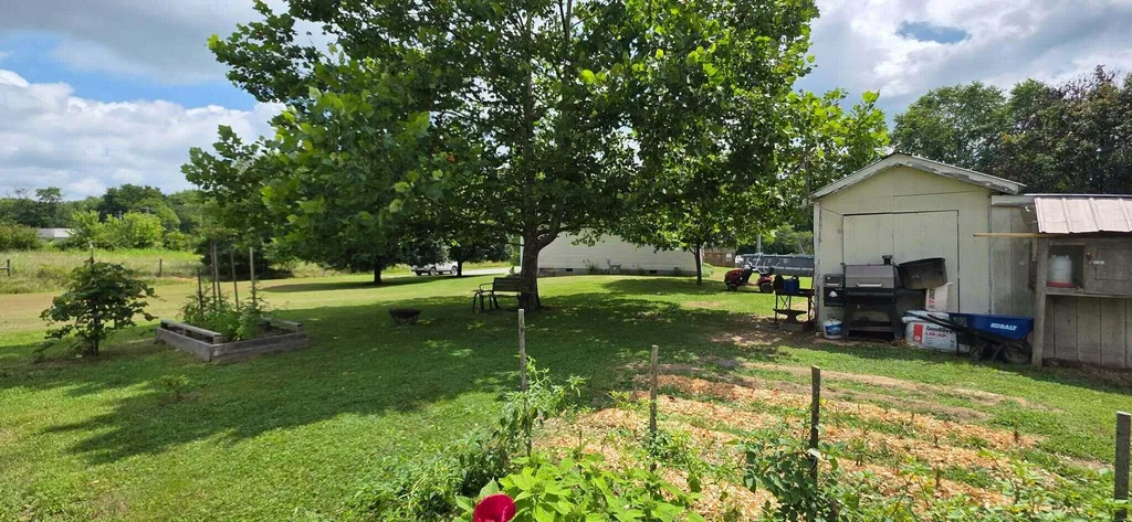 222 Kentucky Avenue Junction City KY 40440
