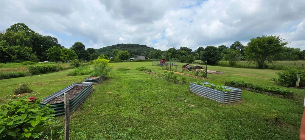 222 Kentucky Avenue Junction City KY 40440