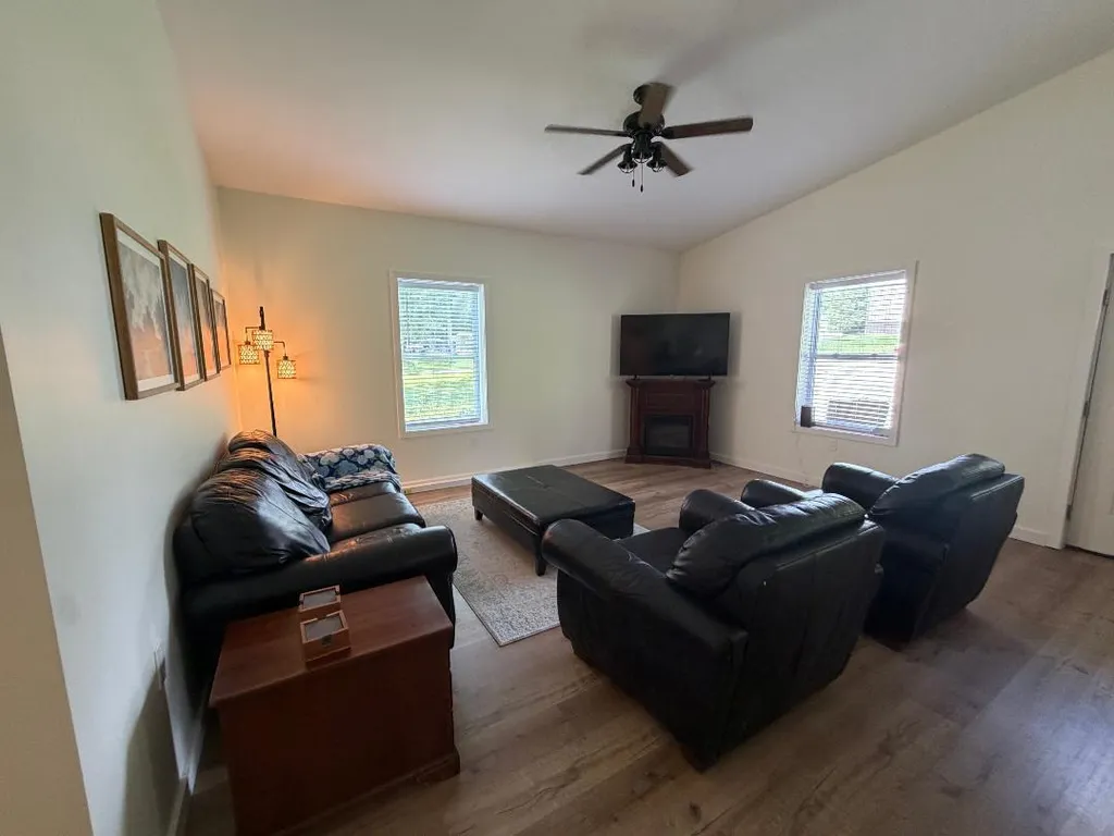 415 415 Indian Ridge Road Falls Of Rough KY 40119