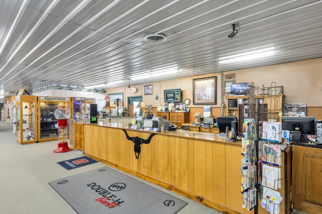 705 W 705 Main St Street Hazel KY 42049
