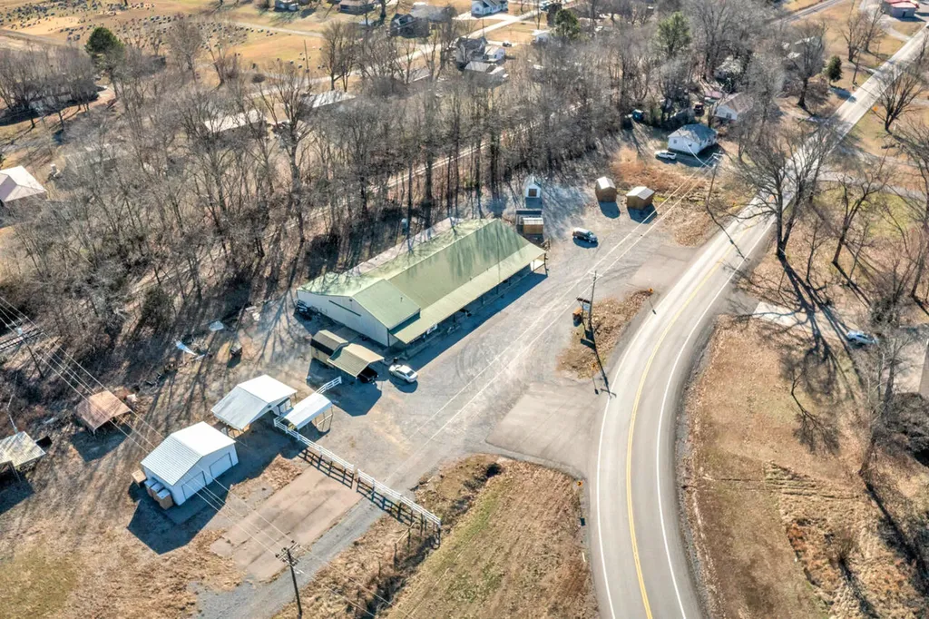 705 W 705 Main St Street Hazel KY 42049