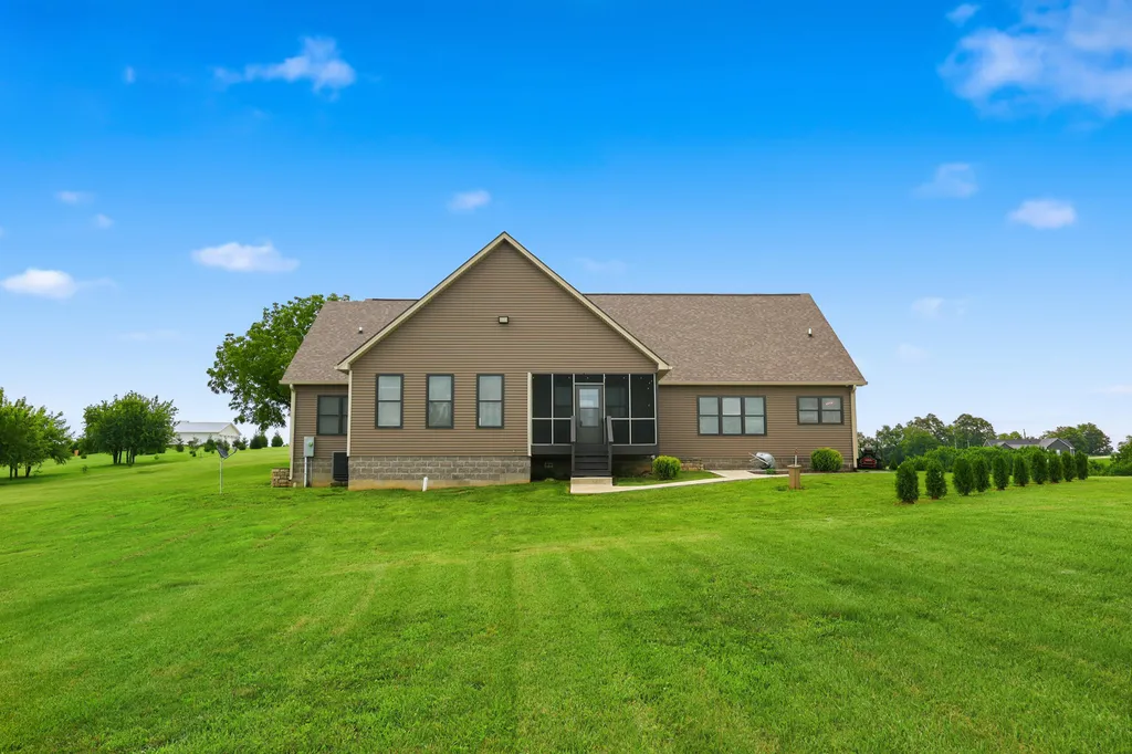 2180 Big Stoner Road Winchester KY 40391