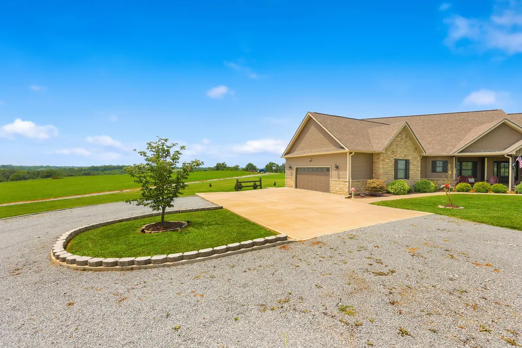2180 Big Stoner Road Winchester KY 40391