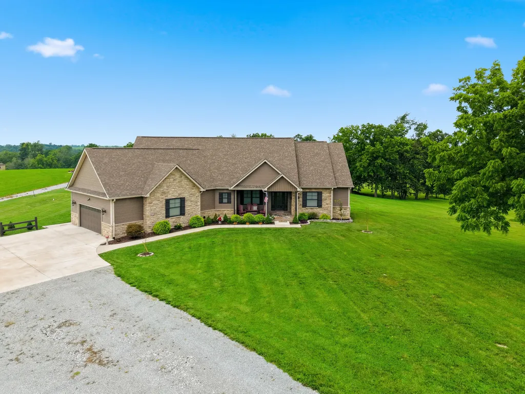 2180 Big Stoner Road Winchester KY 40391
