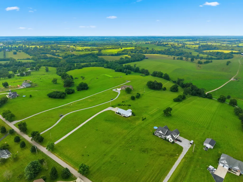 2180 Big Stoner Road Winchester KY 40391