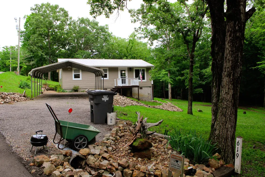 619 Lake Shore Drive New Concord KY 42076