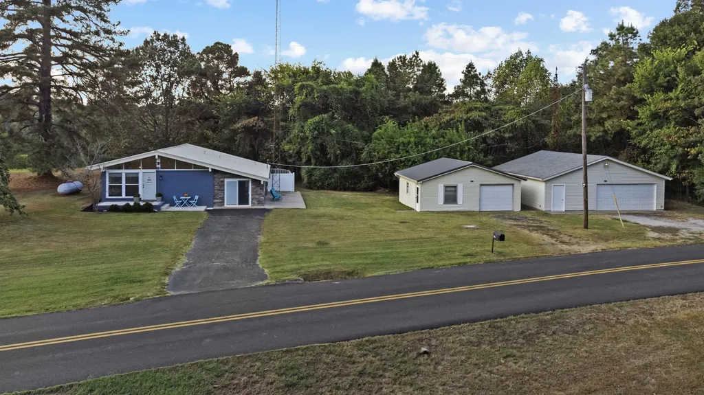 2744 Lakeview Church Road Benton KY 42025