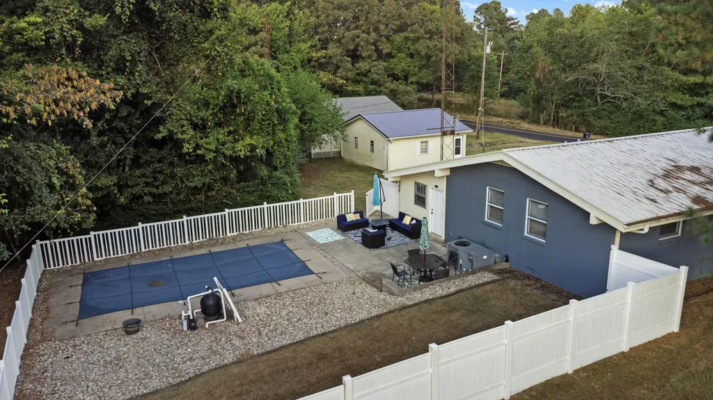 2744 Lakeview Church Road Benton KY 42025