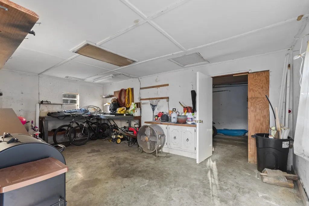 2744 Lakeview Church Road Benton KY 42025