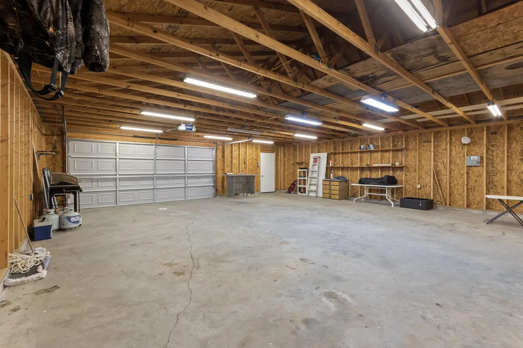 2744 Lakeview Church Road Benton KY 42025