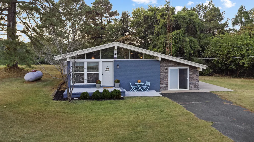 2744 Lakeview Church Road Benton KY 42025