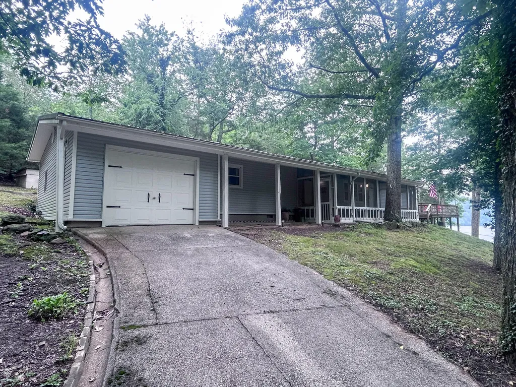 305 Lakeshore Drive Dawson Springs KY 42408
