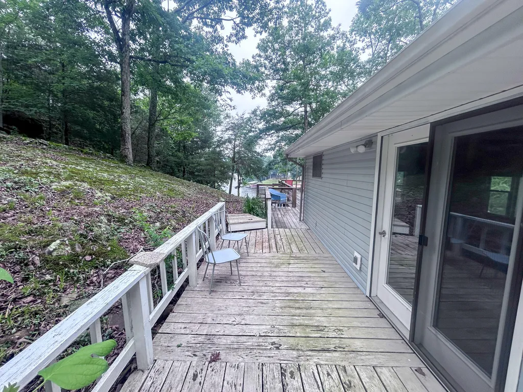 305 Lakeshore Drive Dawson Springs KY 42408